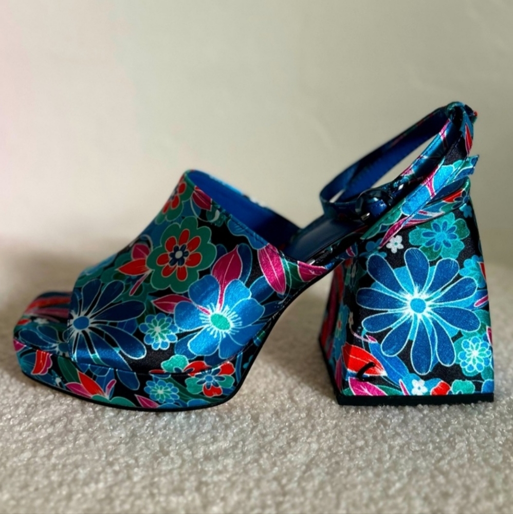 Floral print Block heel, circus ny